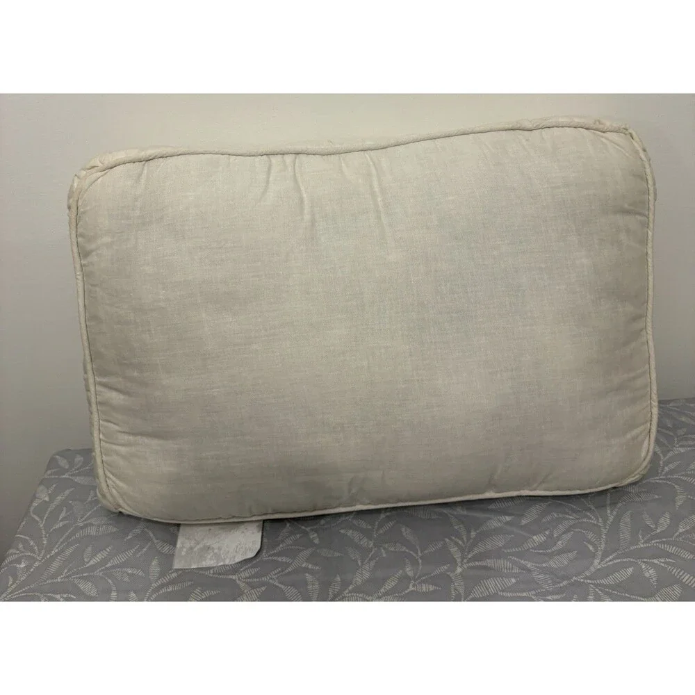Cynthia Rowley Throw Pillow Quilted Flower        14”x20”x2 pillow included